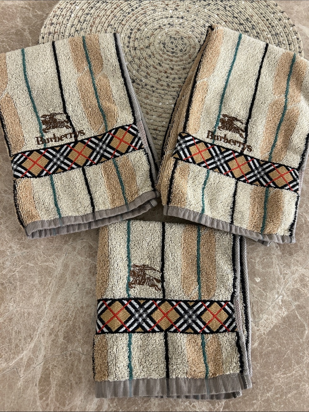 NWOT. Vintage Burberry 3 piece towel set. Plaid check equestrian knight.